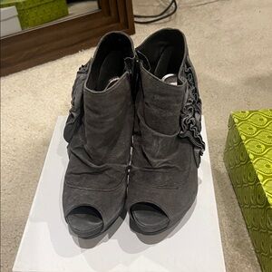 Bakers Shoes Scarlett Gray Heels